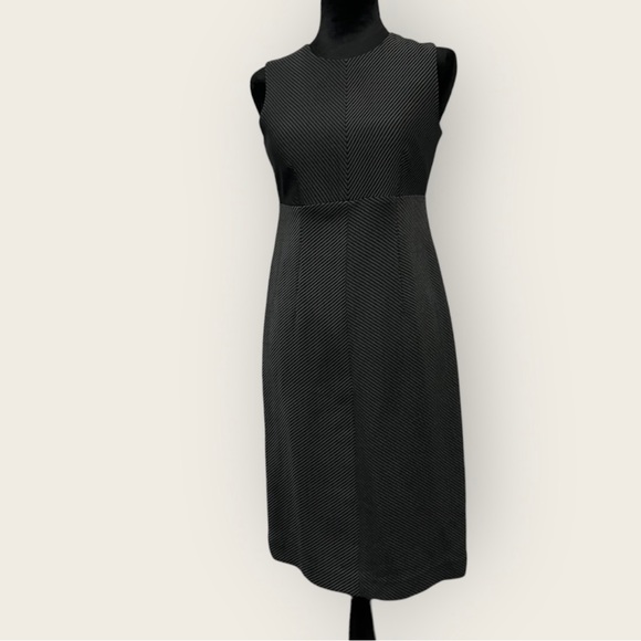 Ann Taylor Loft Black A Line Fluted Flounced Dress Size 0 Career Cocktail - Picture 2 of 7